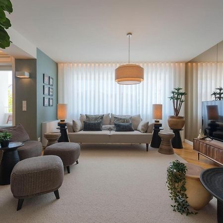 Emporium Deluxe 3Br Apartment W/ Private Parking By Lovelystay ポルト エクステリア 写真