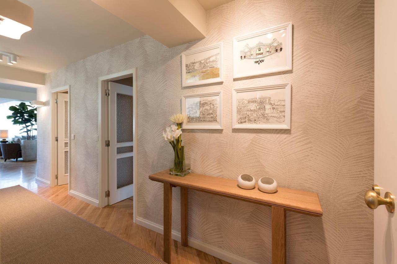 Emporium Deluxe 3Br Apartment W/ Private Parking By Lovelystay ポルト エクステリア 写真