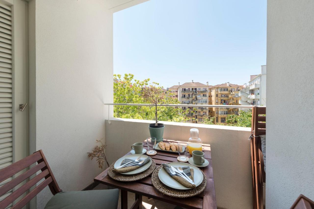 Emporium Deluxe 3Br Apartment W/ Private Parking By Lovelystay ポルト エクステリア 写真