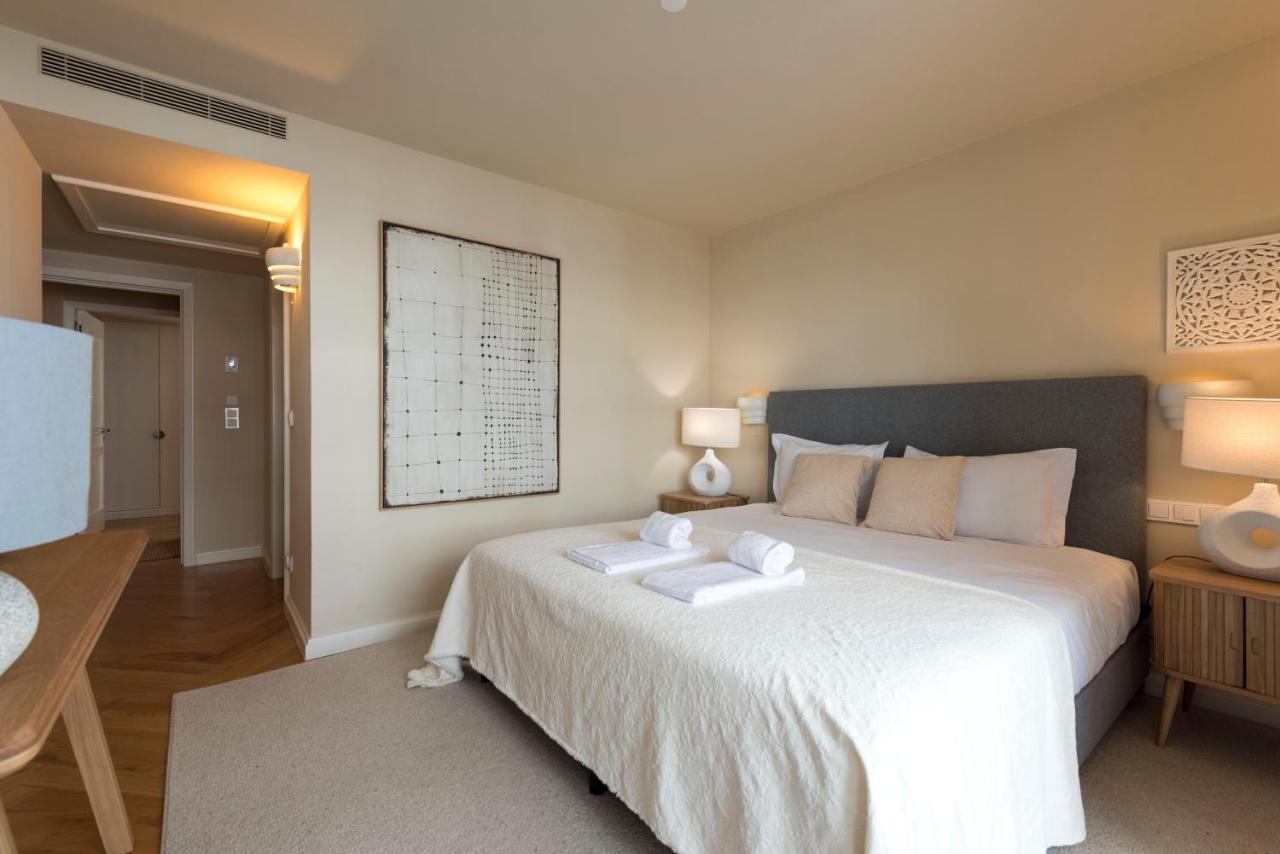 Emporium Deluxe 3Br Apartment W/ Private Parking By Lovelystay ポルト エクステリア 写真