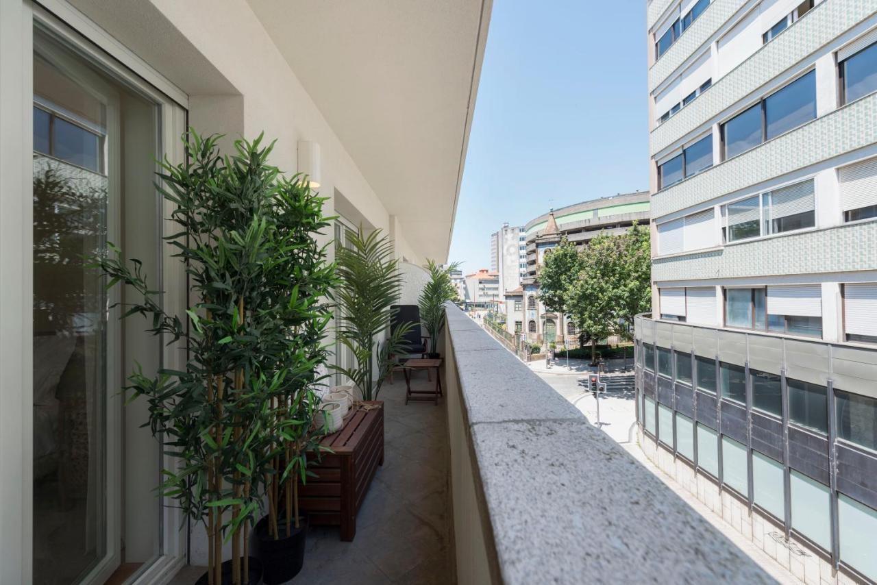 Emporium Deluxe 3Br Apartment W/ Private Parking By Lovelystay ポルト エクステリア 写真