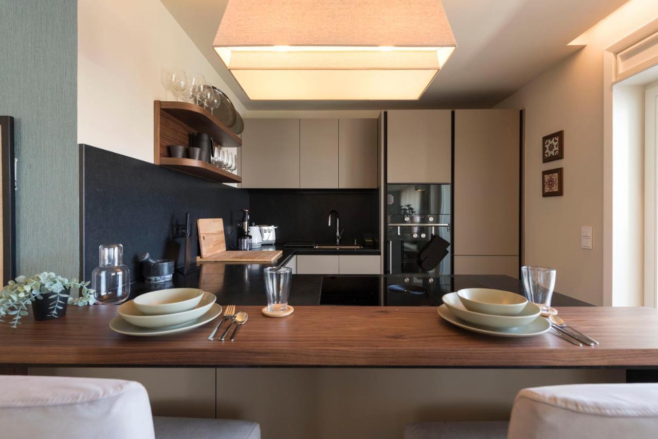 Emporium Deluxe 3Br Apartment W/ Private Parking By Lovelystay ポルト エクステリア 写真