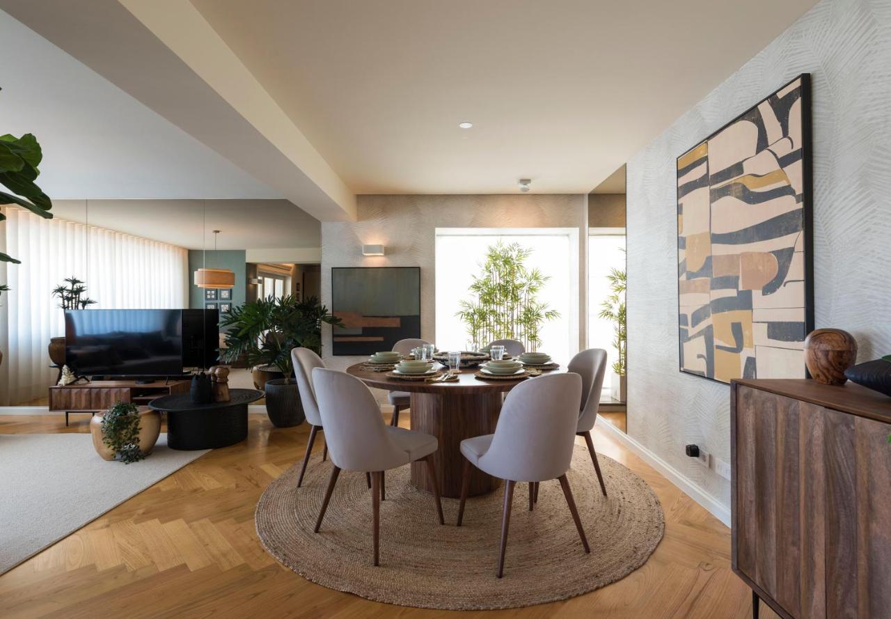 Emporium Deluxe 3Br Apartment W/ Private Parking By Lovelystay ポルト エクステリア 写真