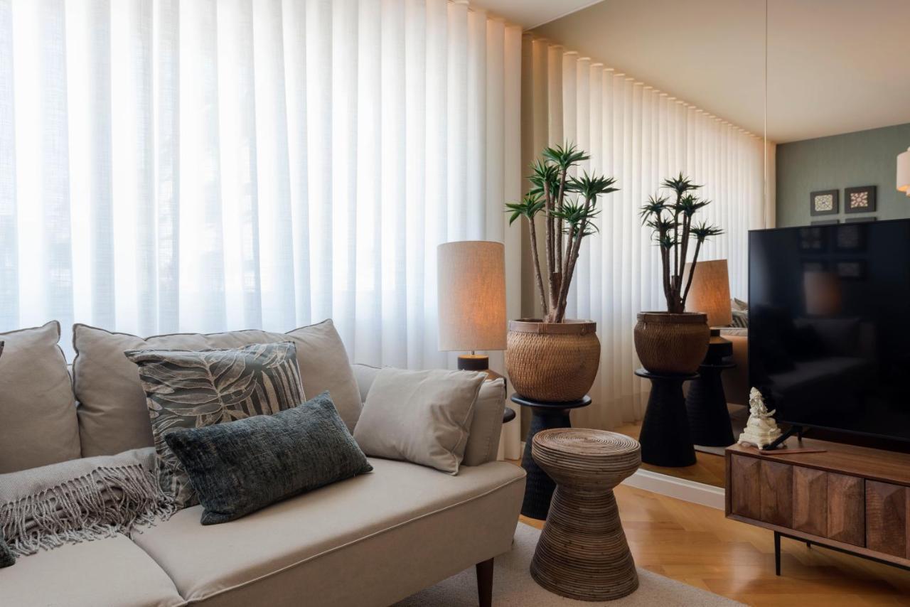 Emporium Deluxe 3Br Apartment W/ Private Parking By Lovelystay ポルト エクステリア 写真