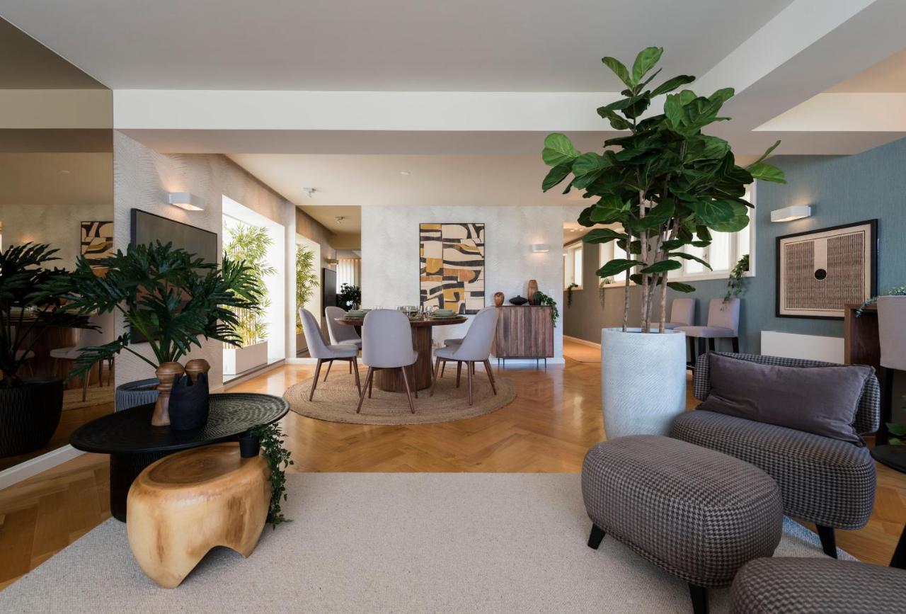 Emporium Deluxe 3Br Apartment W/ Private Parking By Lovelystay ポルト エクステリア 写真